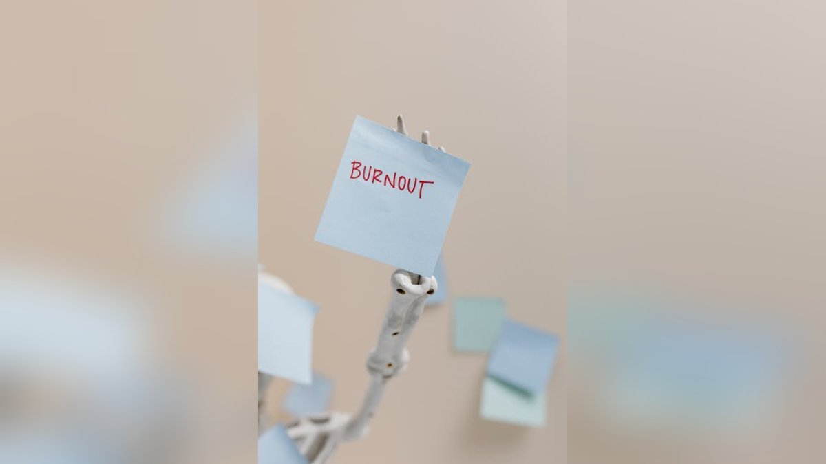 Workplace Burnout: How to Recognize the Signs and Recover